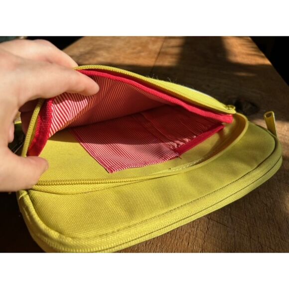 Herschel Tech Sleeve - Green - leather bottom - Picture 6 of 8